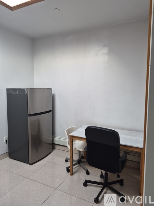 300 68th Street 4 Beds Apartment for Rent - Photo gallery 2
