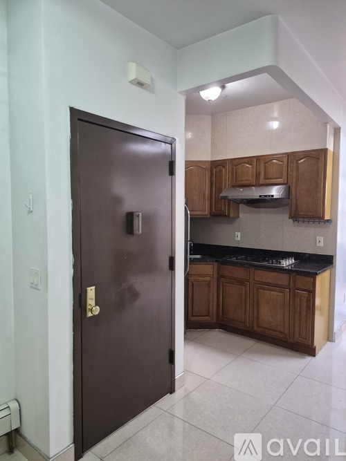 300 68th Street 4 Beds Apartment for Rent - Photo gallery 3