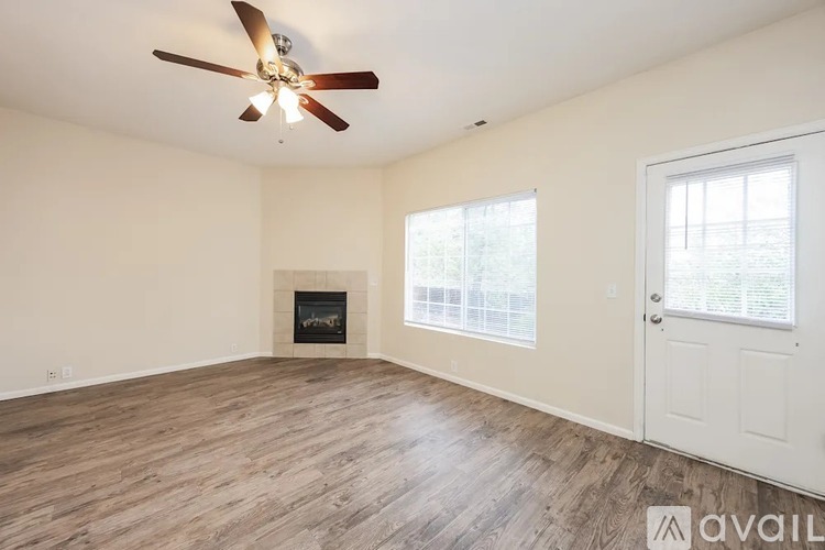 6138 Miramont St 3 Beds Single Family Home for Rent - Photo gallery 2