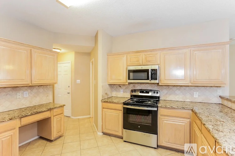 615 Saint Eric Dr 4 Beds Single Family Home for Rent - Photo gallery 2