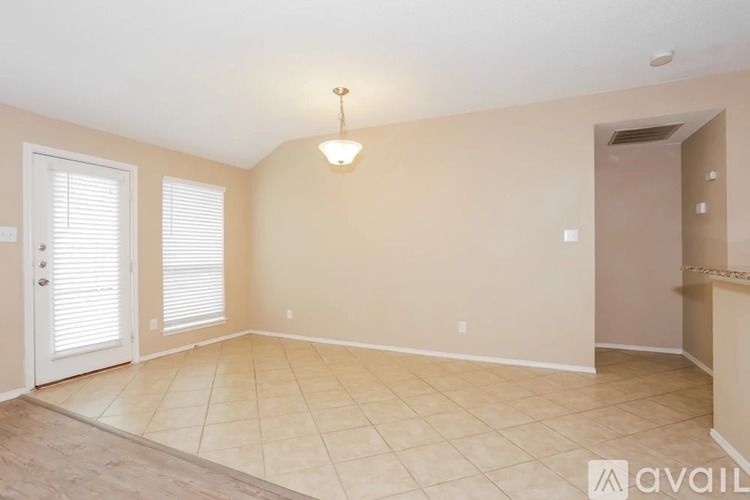 615 Saint Eric Dr 4 Beds Single Family Home for Rent - Photo gallery 3