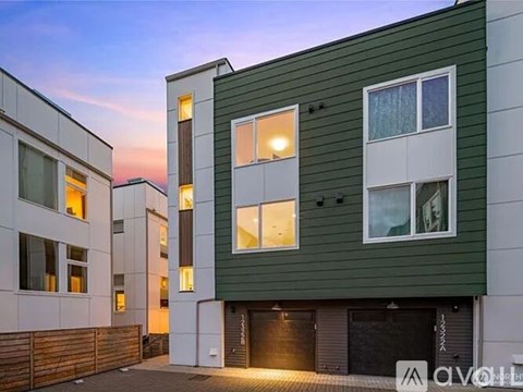 12322 14Th Avenue Northeast 3 Beds Apartment for Rent