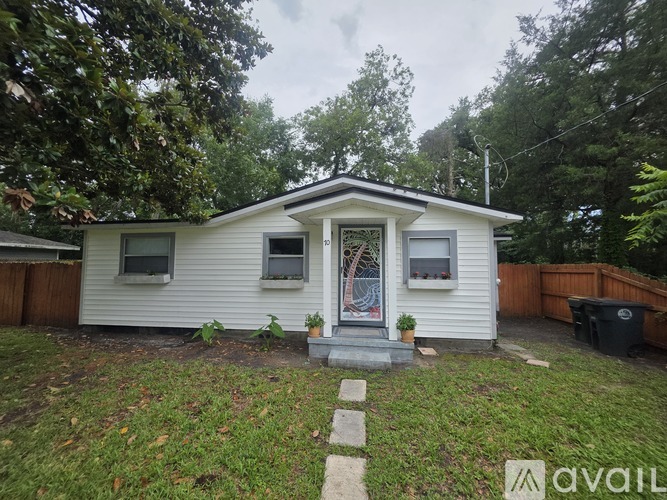 70 Robert Street 2 Beds Single Family Home for Rent - Photo gallery 1