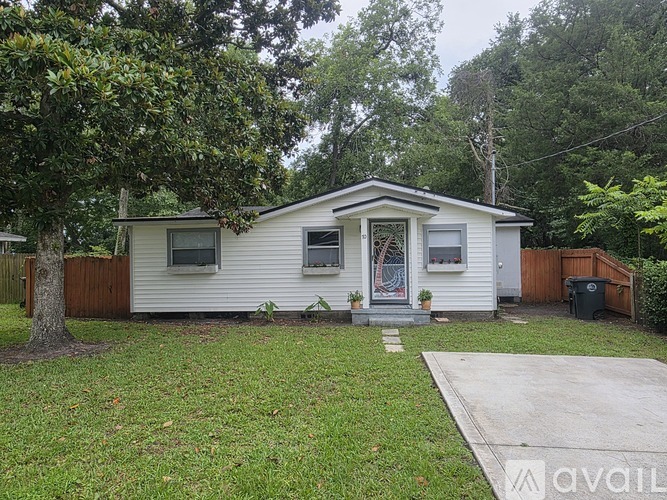70 Robert Street 2 Beds Single Family Home for Rent - Photo gallery 2