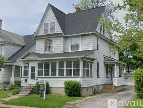 220 Glenwood Ave 2 Beds Apartment for Rent