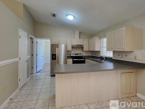 121 Sterling Dr 3 Beds Apartment for Rent