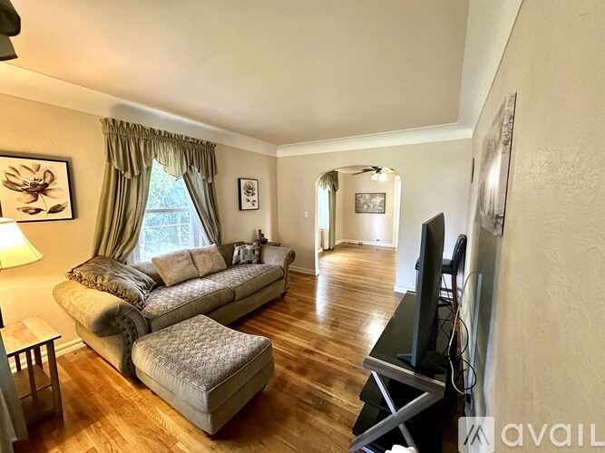 1034 Evanston Dr 2 Beds Single Family Home for Rent - Photo gallery 4
