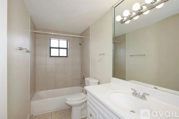 21278 SW 91st Ave 3 Beds Single Family Home for Rent - Photo gallery 3
