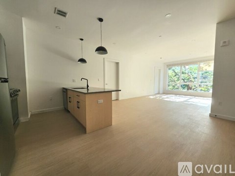 75 Webster St 2 Beds Apartment for Rent