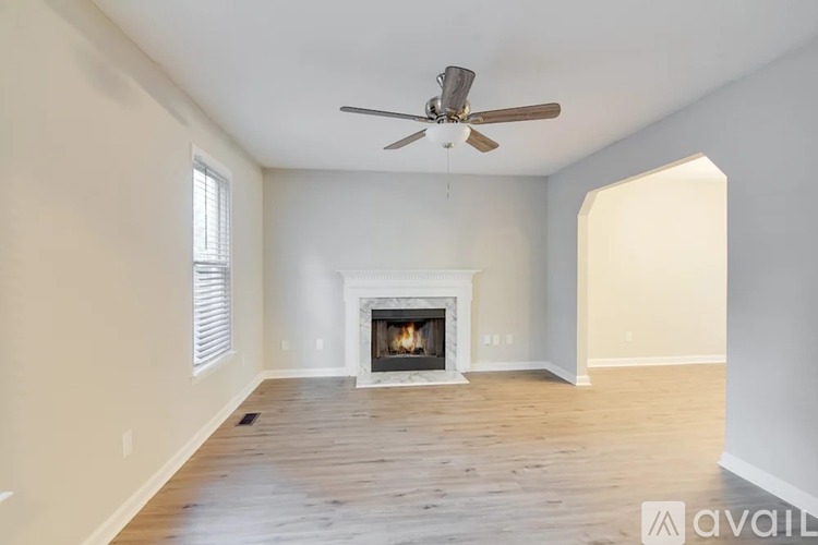 506 Oakview Road 3 Beds Single Family Home for Rent - Photo gallery 1