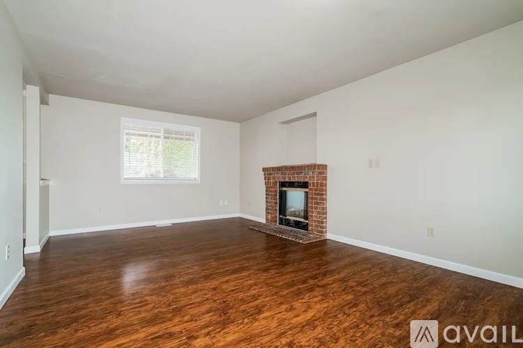 506 Oakview Road 3 Beds Single Family Home for Rent - Photo gallery 5