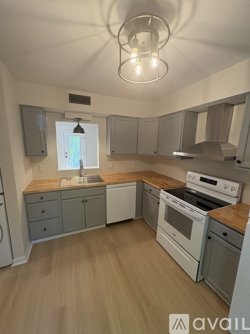 738 Merion Greene 2 Beds Townhouse for Rent - Photo gallery 3