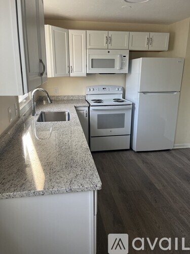 157 3rd St 2 Beds Apartment for Rent - Photo gallery 1