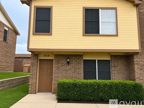 908 Cedar Terrace 3 Beds Apartment for Rent