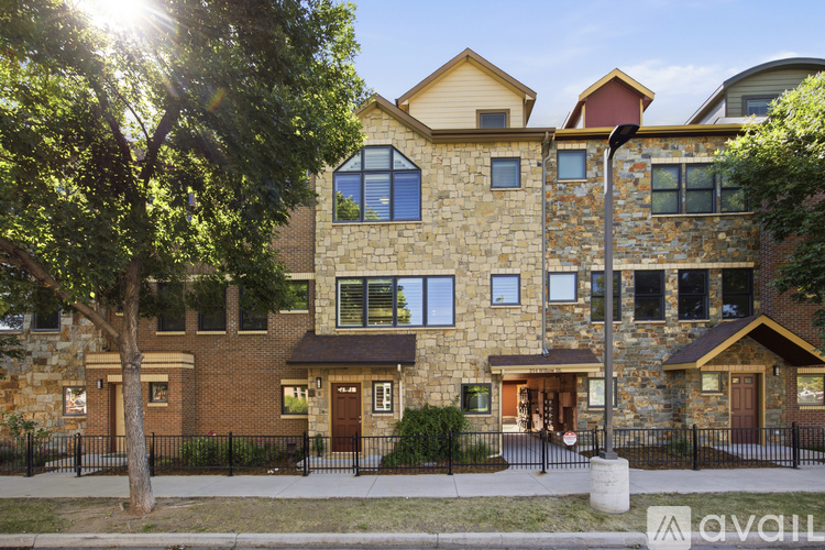 214 Willow Street 2 Beds Townhouse for Rent - Photo gallery 2