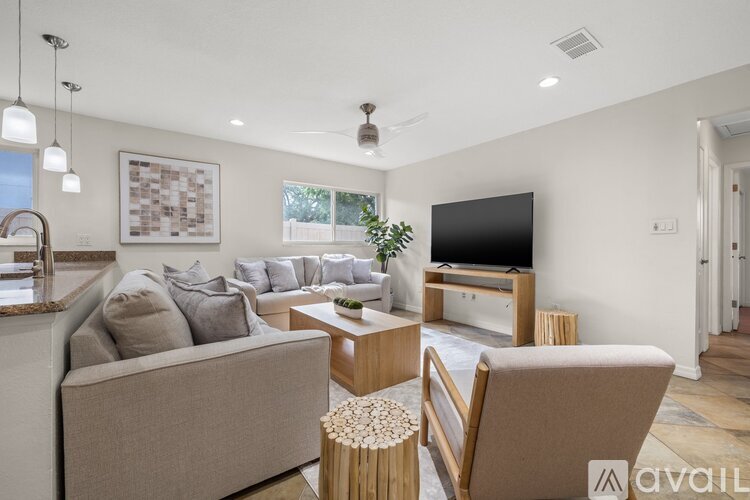 9316 120th Avenue North 3 Beds Single Family Home for Rent - Photo gallery 1