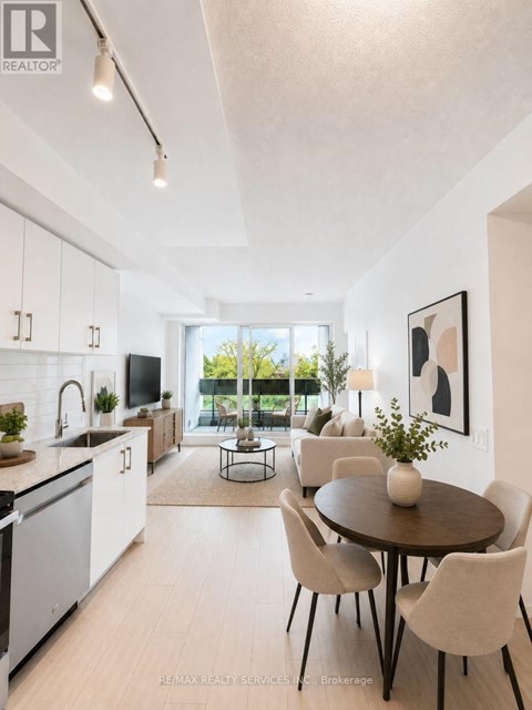 222 - 4010 EGLINTON AVENUE W 3 Beds Apartment for Rent
