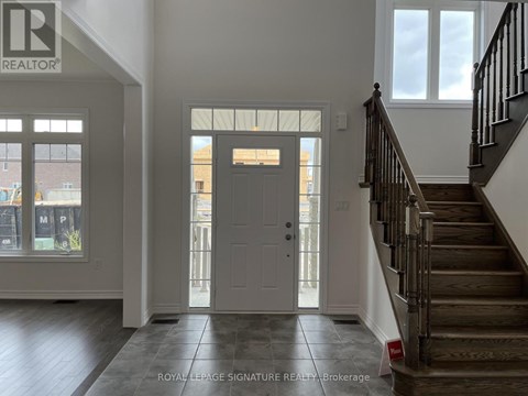31 ROYAL FERN CRESCENT 4 Beds Apartment for Rent