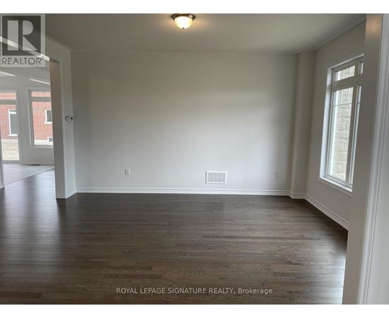 31 ROYAL FERN CRESCENT 4 Beds House for Rent - Photo gallery 5