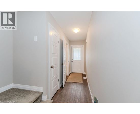 86 ERBSVILLE Court Unit# 32 3 Beds Condo, Home, Townhouse for Rent - Photo gallery 3