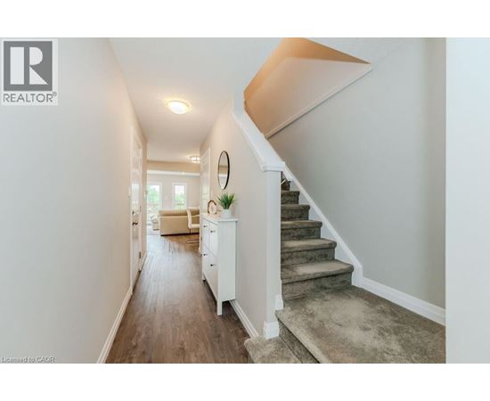 86 ERBSVILLE Court Unit# 32 3 Beds Condo, Home, Townhouse for Rent - Photo gallery 5