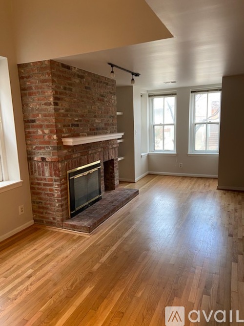 410 11th Street Northeast 2 Beds Condo for Rent - Photo gallery 3