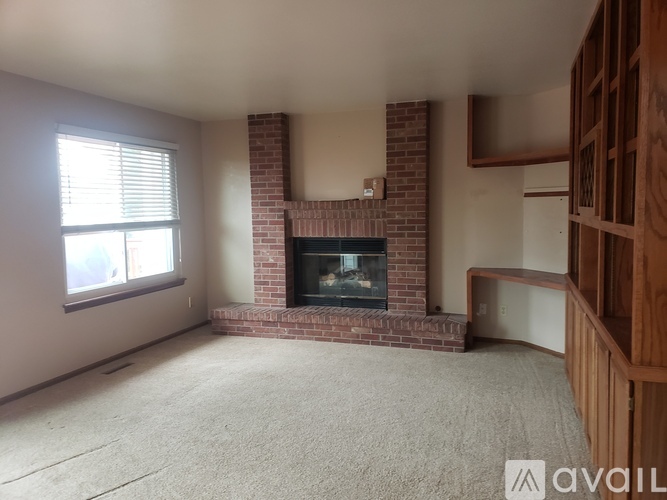 2043 East Nichols Drive 4 Beds Single Family Home for Rent - Photo gallery 2