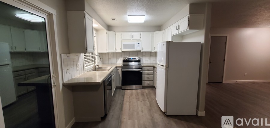 9314 West Cory Lane 3 Beds Single Family Home for Rent - Photo gallery 3