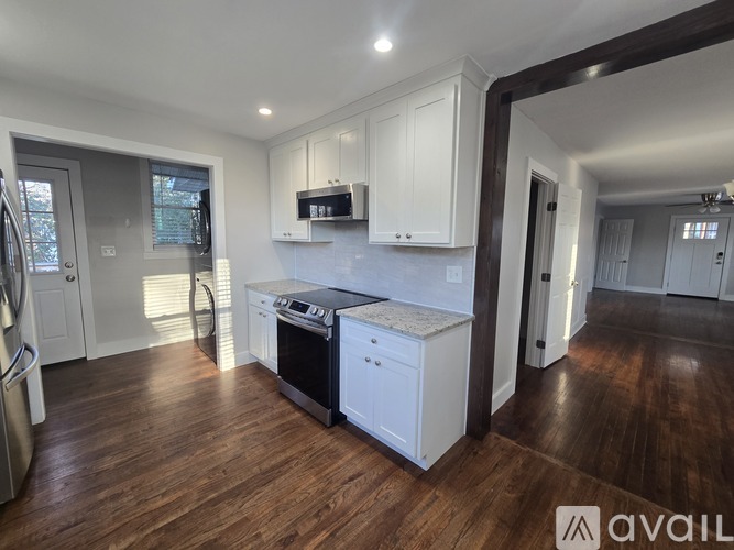 5 Locust St NE 2 Beds Single Family Home for Rent - Photo gallery 3