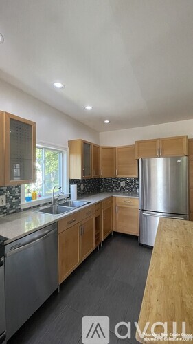 16 Gould Ave 5 Beds Apartment for Rent - Photo gallery 1