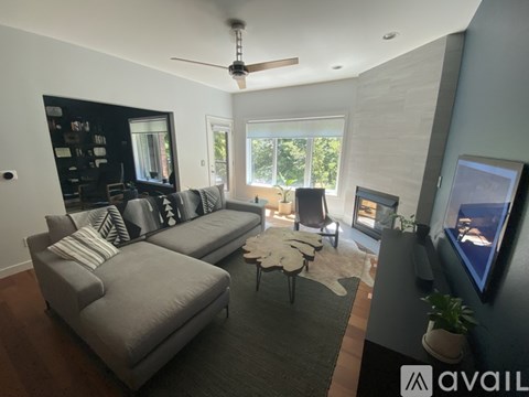 300 West 8Th Street 2 Beds Apartment for Rent