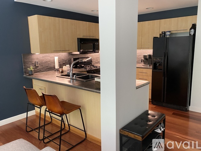 300 West 8th Street 2 Beds Condo for Rent - Photo gallery 3