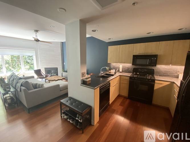 300 West 8th Street 2 Beds Condo for Rent - Photo gallery 4