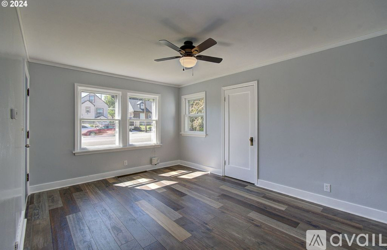 1418 NE Dallas St 2 Beds Townhouse for Rent - Photo gallery 2