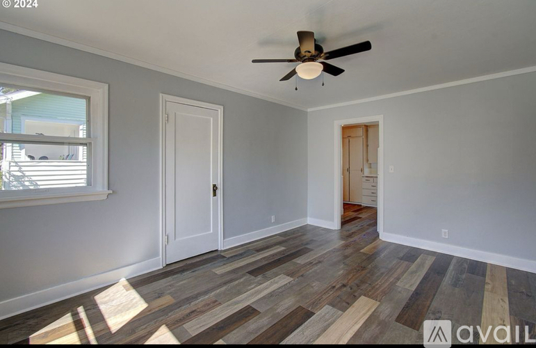 1418 NE Dallas St 2 Beds Townhouse for Rent - Photo gallery 4