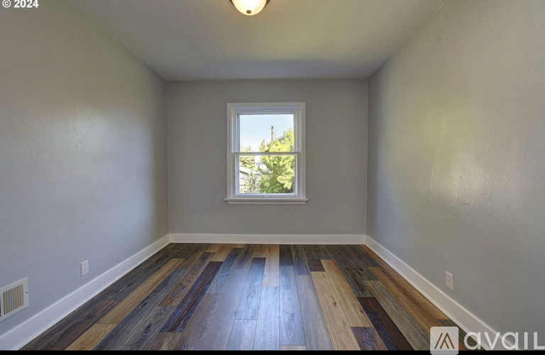 1418 NE Dallas St 2 Beds Townhouse for Rent - Photo gallery 5