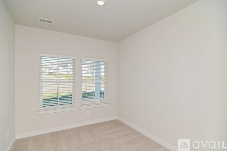 1092 Bluffton Circle 64 4 Beds Single Family Home for Rent - Photo gallery 3
