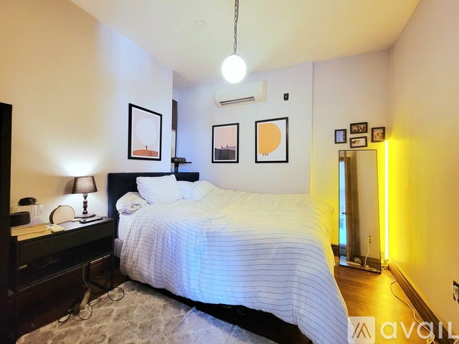871 Grand St 2 Beds Apartment for Rent - Photo gallery 5