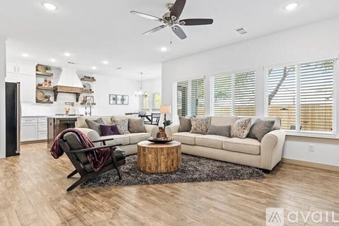 698 N Center St 4 Beds Apartment for Rent
