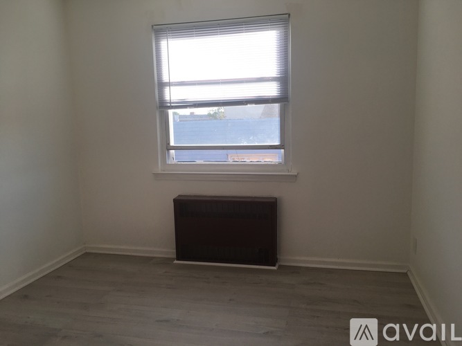 61-82 56th Street 3 Beds Apartment for Rent - Photo gallery 2