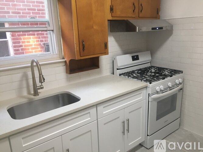 61-82 56th Street 3 Beds Apartment for Rent - Photo gallery 5