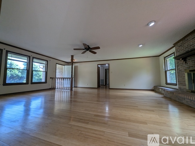 210 Wells Fargo Dr 3 Beds Single Family Home for Rent - Photo gallery 5
