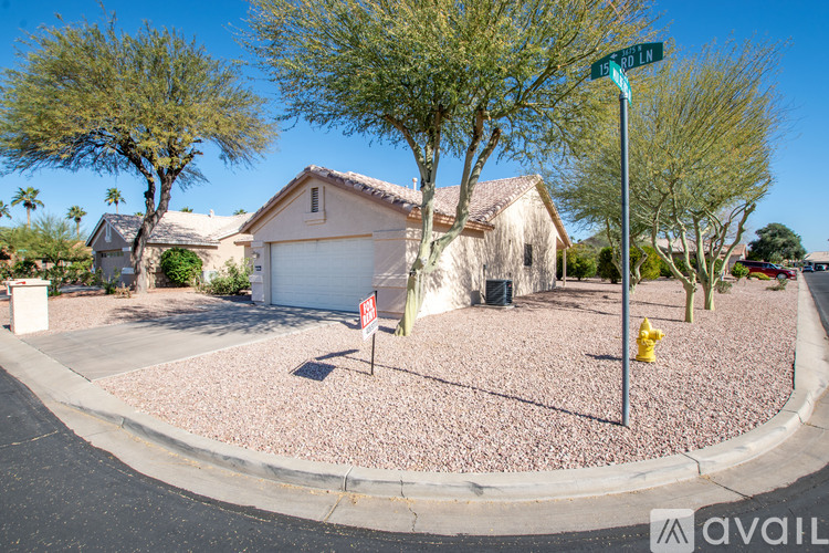 3681 North 153rd Lane 3 Beds Single Family Home for Rent - Photo gallery 2