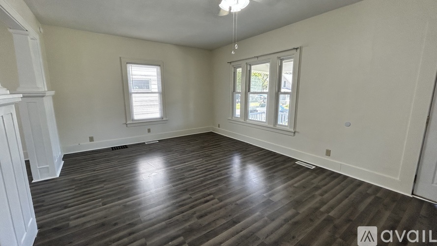 1512 42nd St 3 Beds Single Family Home for Rent - Photo gallery 3