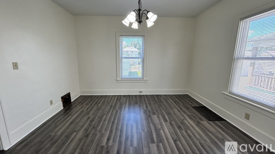 1512 42nd St 3 Beds Single Family Home for Rent - Photo gallery 5
