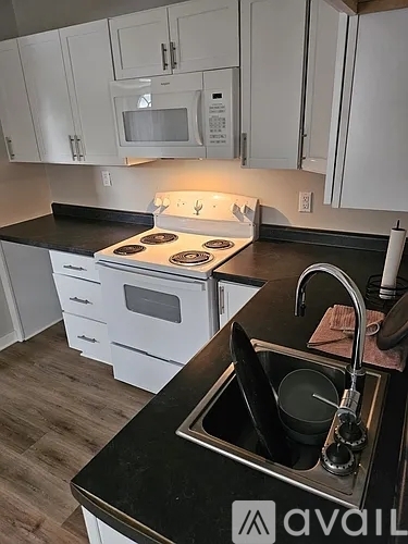 613 Poplar Street 1 Apartment for Rent - Photo gallery 1