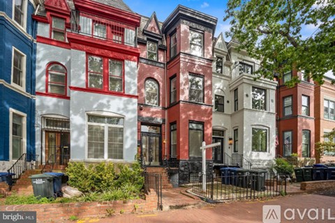 633 8Th St NE 4 Beds Apartment for Rent