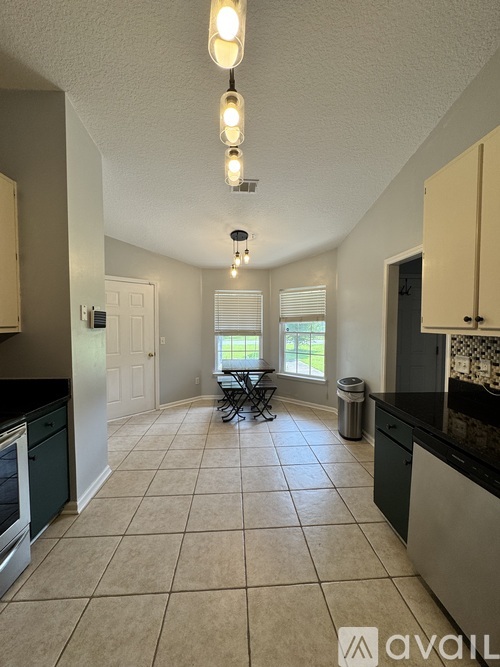38 Kristins Drive 3 Beds Single Family Home for Rent - Photo gallery 5