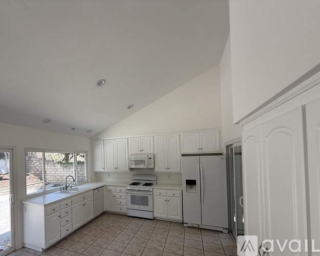 3086 East Black Hills Court 4 Beds Single Family Home for Rent - Photo gallery 4