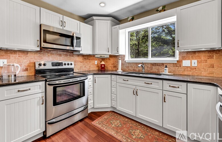 128 Old Town Farm Road 4 Beds Single Family Home for Rent - Photo gallery 3